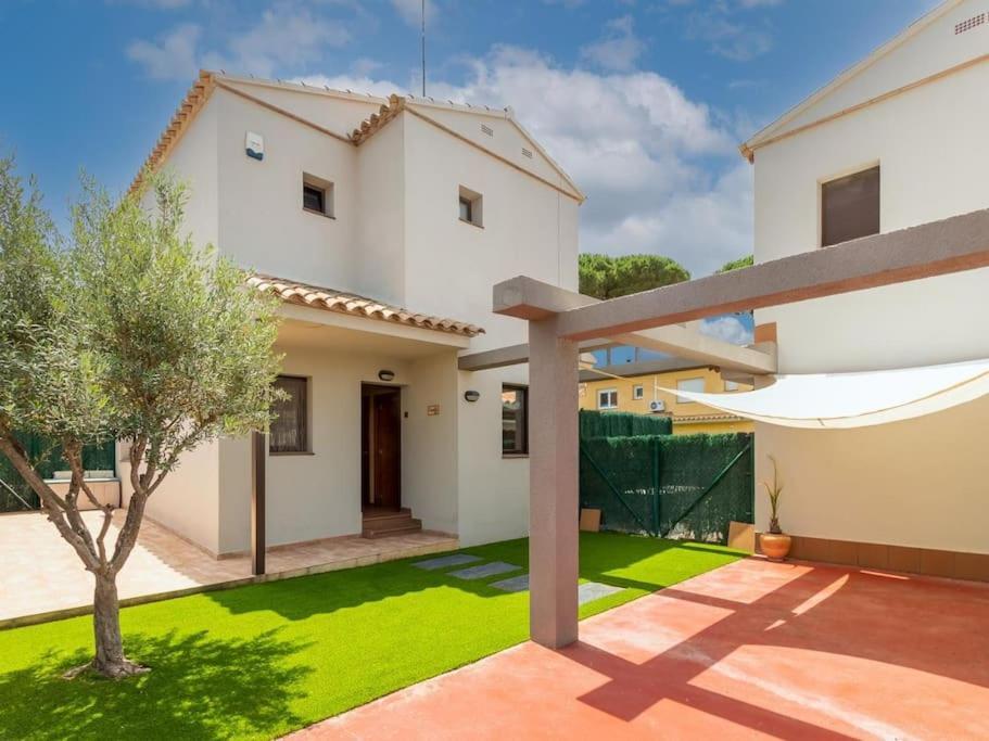 Wonderful House With A Garden Vakantiehuis *
